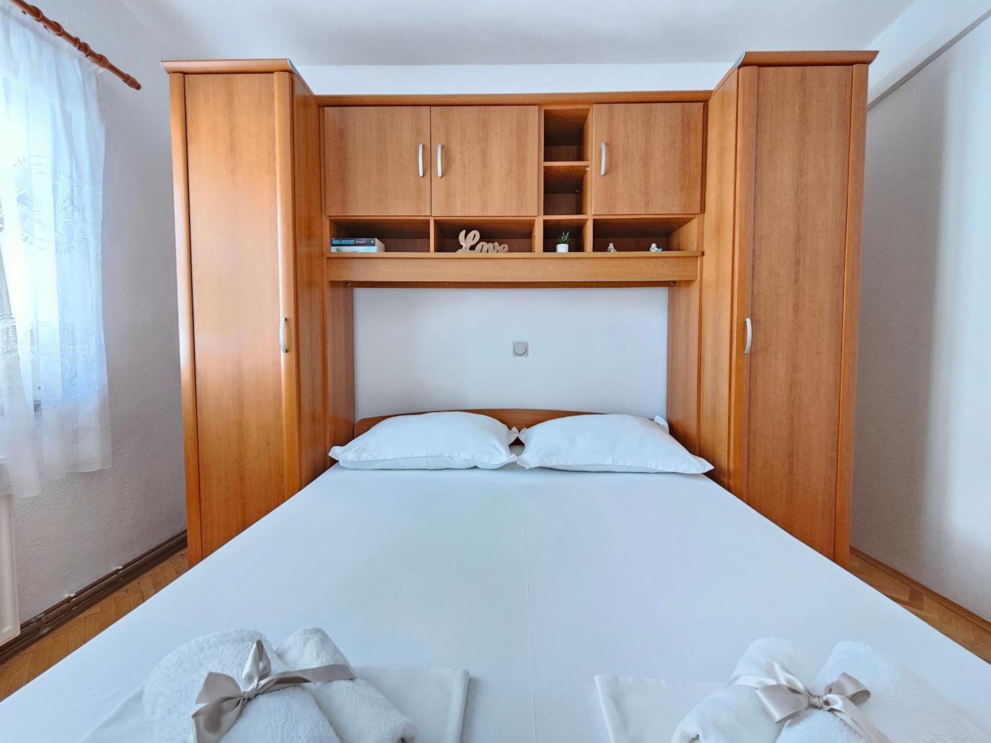 Apartments Brkulj Makarska Exterior photo